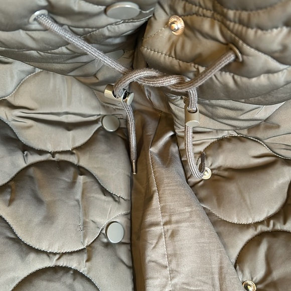 coat perfect for spring in excellent condition - Picture 5 of 5